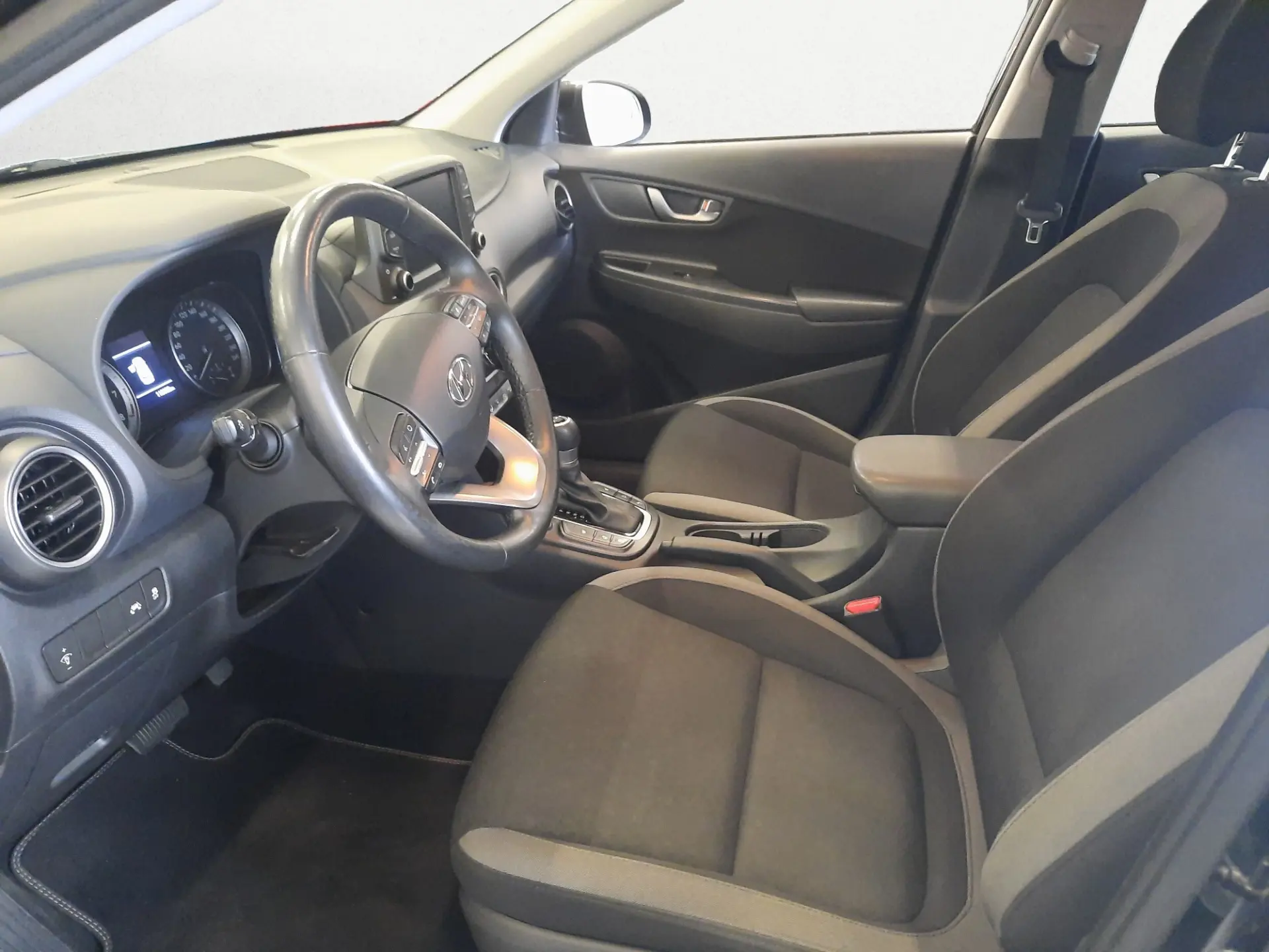 Hyundai Kona, 1.6, 130 kW, bensiin, automaat, esivedu