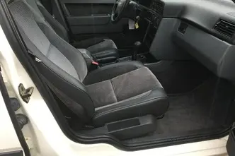 Volvo 850, 2.4, 103 kW, petrol, automatic, front-wheel drive