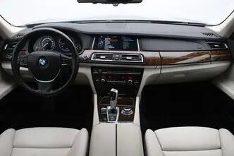 BMW 730, 3.0, 190 kW, дизель, автомат, задний привод
