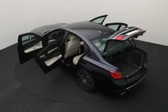 BMW 730, 3.0, 190 kW, дизель, автомат, задний привод