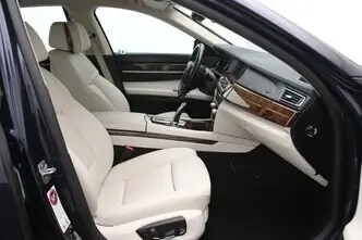 BMW 730, 3.0, 190 kW, дизель, автомат, задний привод