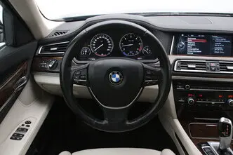 BMW 730, 3.0, 190 kW, дизель, автомат, задний привод