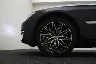 BMW 730, 3.0, 190 kW, дизель, автомат, задний привод