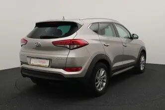 Hyundai Tucson, 1.6, 97 kW, бензин, механическая, передний привод