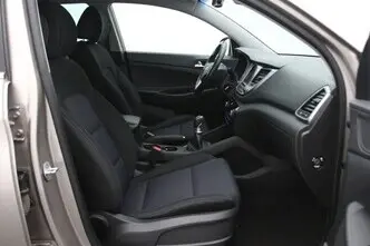 Hyundai Tucson, 1.6, 97 kW, бензин, механическая, передний привод