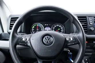 Volkswagen Crafter, 9.0, 100 kW, diesel, automatic, front-wheel drive