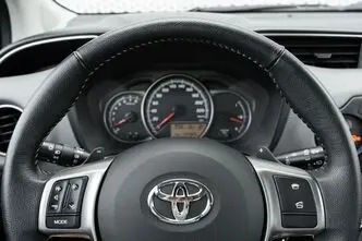 Toyota Yaris, 1.3, 73 kW, bensiin, automaat, esivedu