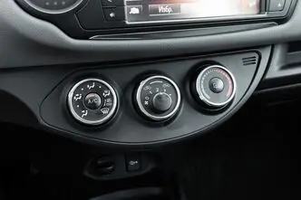 Toyota Yaris, 1.3, 73 kW, bensiin, automaat, esivedu