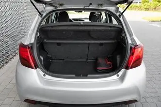 Toyota Yaris, 1.3, 73 kW, bensiin, automaat, esivedu