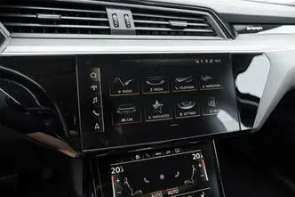 Audi e-tron, 300 kW, elekter, automaat, nelikvedu