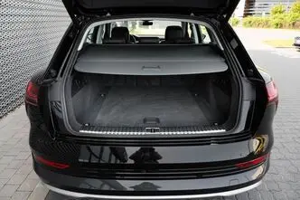 Audi e-tron, 300 kW, elekter, automaat, nelikvedu