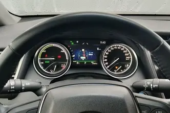 Toyota Camry, 2.5, 131 kW, hübriid, automaat, esivedu