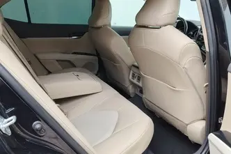 Toyota Camry, 2.5, 131 kW, hybrid, automatic, front-wheel drive