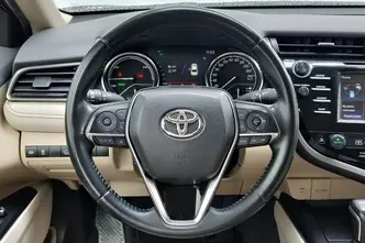 Toyota Camry, 2.5, 131 kW, hybrid, automatic, front-wheel drive