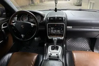 Porsche Cayenne, 4.8, 450 kW, бензин, полуавтомат, полный привод
