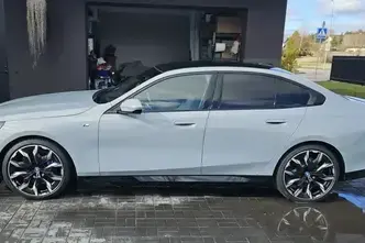 BMW i5, 105 kW, электричество, автомат, задний привод