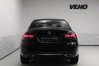 Mercedes-Benz A 180, 1.3, 100 kW, бензин, автомат, передний привод