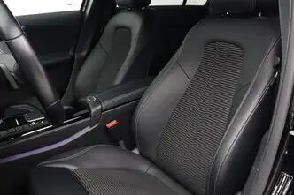 Mercedes-Benz A 180, 1.3, 100 kW, бензин, автомат, передний привод