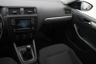 Volkswagen Jetta, 1.2, 77 kW, bensiin, manuaal, esivedu