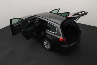 Volkswagen Passat, 2.0, 90 kW, diesel, automatic, front-wheel drive