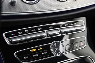 Mercedes-Benz E 220, 2.0, 143 kW, diisel, automaat, tagavedu