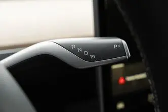 Tesla Model Y, 393 kW, electric, automatic, four-wheel drive