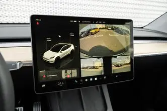 Tesla Model Y, 393 kW, electric, automatic, four-wheel drive