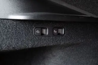 Tesla Model Y, 393 kW, electric, automatic, four-wheel drive