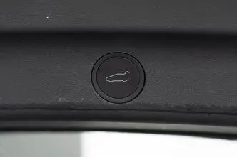 Tesla Model Y, 393 kW, electric, automatic, four-wheel drive