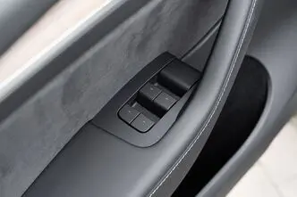 Tesla Model Y, 378 kW, elekter, automaat, nelikvedu