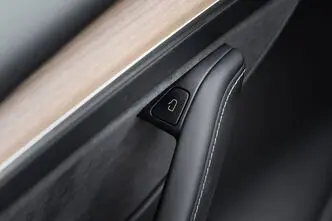 Tesla Model Y, 378 kW, elekter, automaat, nelikvedu