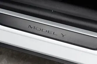 Tesla Model Y, 378 kW, elekter, automaat, nelikvedu