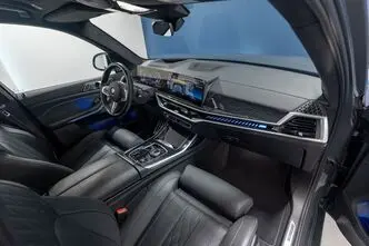 BMW X7, 4.4, 390 kW, hübriid, automaat, nelikvedu