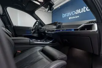 BMW X7, 4.4, 390 kW, hübriid, automaat, nelikvedu