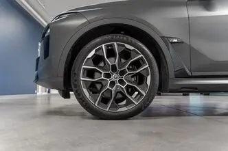 BMW X7, 4.4, 390 kW, hübriid, automaat, nelikvedu