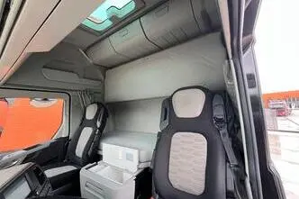 Ford F-Max 4x2, 368 kW, дизель, автомат