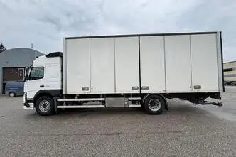 Volvo FM330, 248 kW, diesel, automatic
