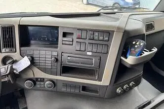 Volvo FM330, 248 kW, diesel, automatic