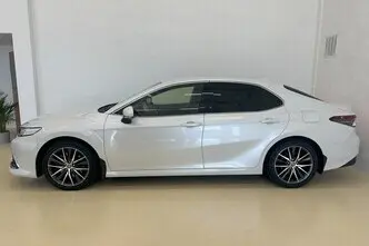 Toyota Camry, 2.5, 131 kW, hybrid, automatic, front-wheel drive