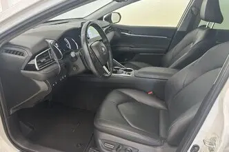 Toyota Camry, 2.5, 131 kW, hybrid, automatic, front-wheel drive
