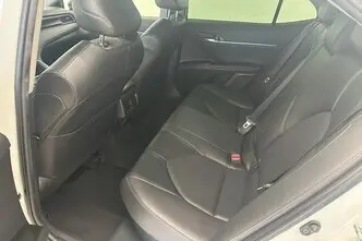 Toyota Camry, 2.5, 131 kW, hybrid, automatic, front-wheel drive