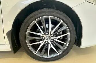 Toyota Camry, 2.5, 131 kW, hybrid, automatic, front-wheel drive