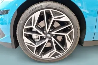 Hyundai IONIQ 6, 239 kW, electric, automatic, four-wheel drive