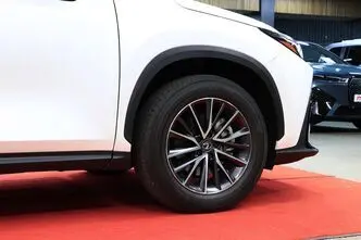 Lexus NX 350h, 2.5, 140 kW, hübriid, automaat, esivedu
