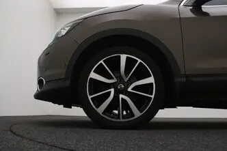 Nissan Qashqai, 1.2, 85 kW, бензин, механическая, передний привод