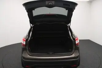 Nissan Qashqai, 1.2, 85 kW, бензин, механическая, передний привод