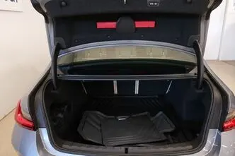 BMW 320, 2.0, 140 kW, гибрид, автомат, полный привод