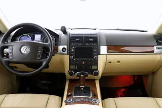 Volkswagen Touareg, 2.5, 174 kW, дизель, автомат, полный привод