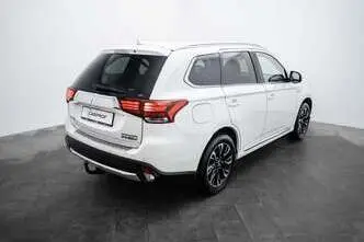 Mitsubishi Outlander, 2.0, 149 kW, automatic, four-wheel drive