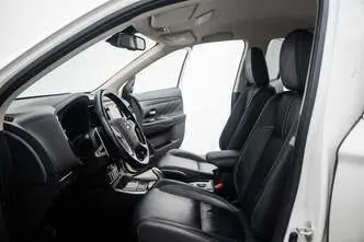 Mitsubishi Outlander, 2.0, 149 kW, automatic, four-wheel drive